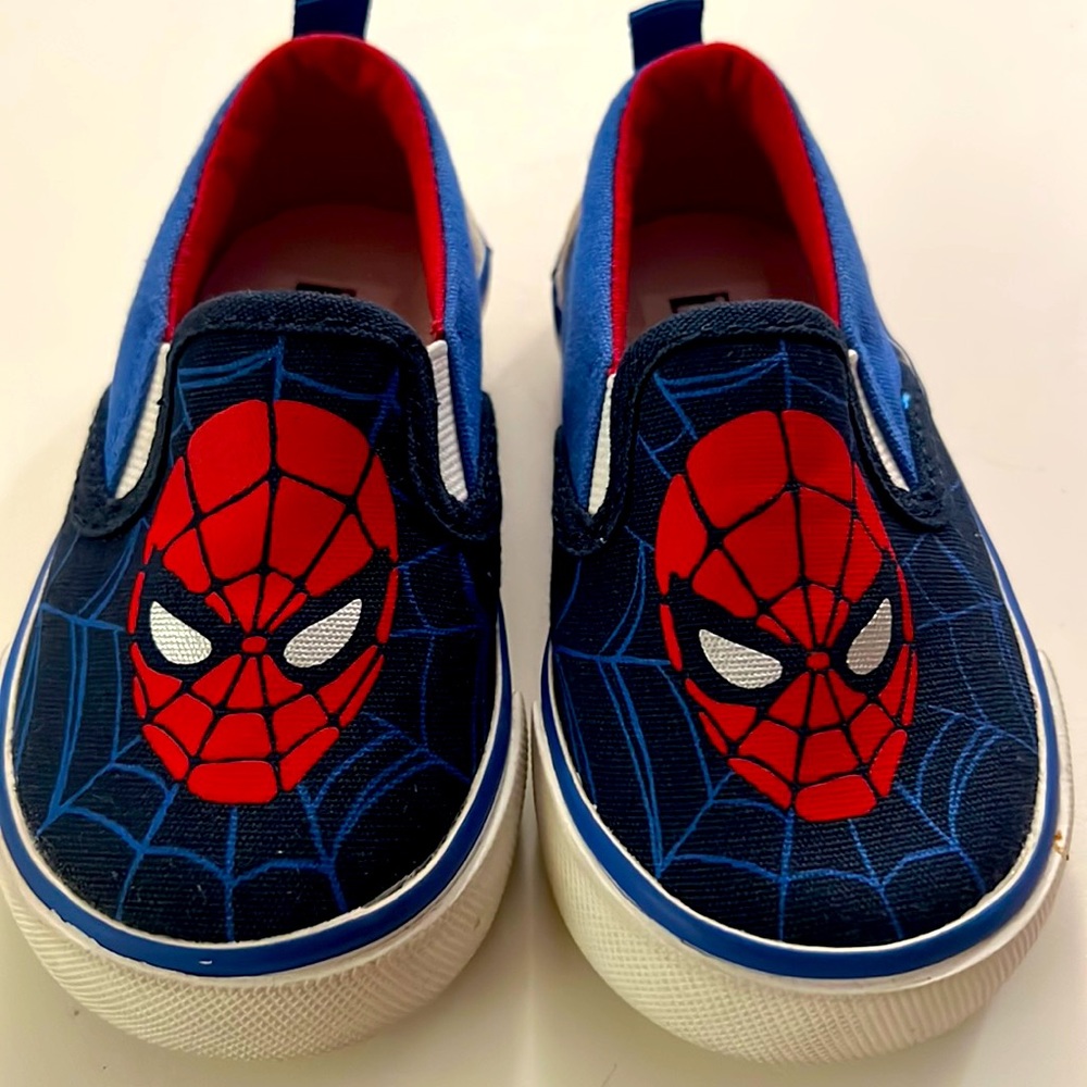 Toddler Spiderman Shoes. Size 6t (Gap)
